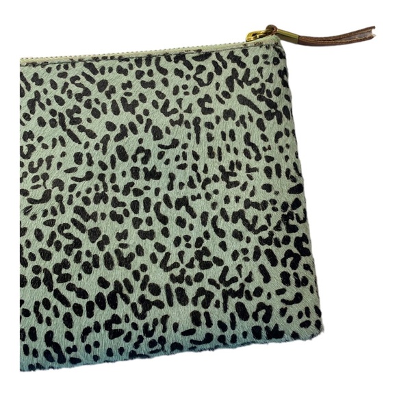 Madewell Leather Pouch Clutch in Animal Printed Calf Hair Sage Mist NWT - Picture 4 of 9